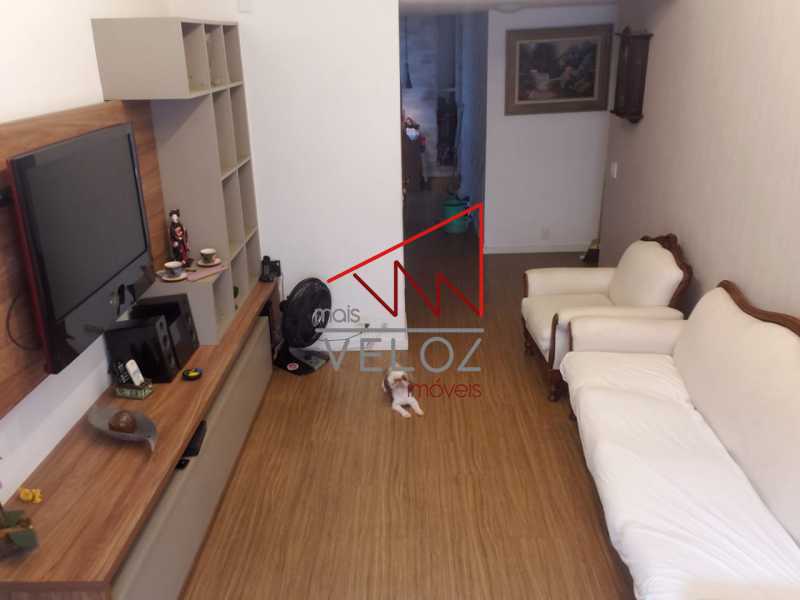 Excelente 3 quartos com 2 suítes, varanda interna a 1 quadra da praia.