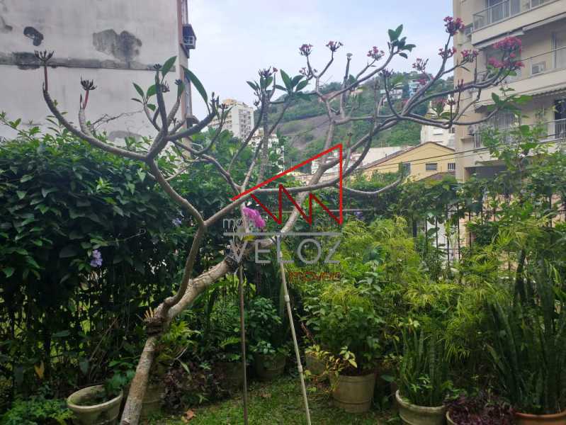 Maravilhoso apartamento com área verde e vaga na escritura!