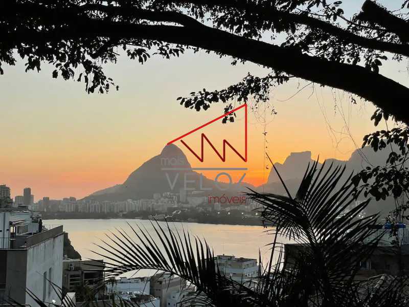 Casa de rua - Linear / Residencial / Lagoa