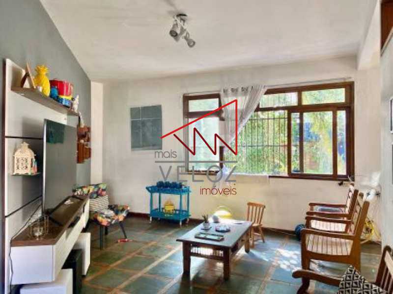 Casa muito grande na Rua das Acácias