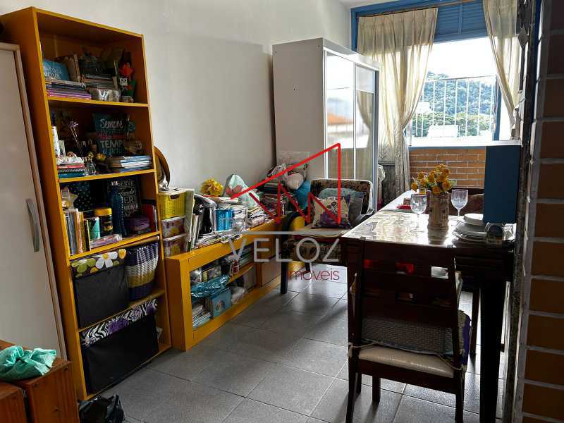 Kitnet/Conjugado - / Residencial / Laranjeiras