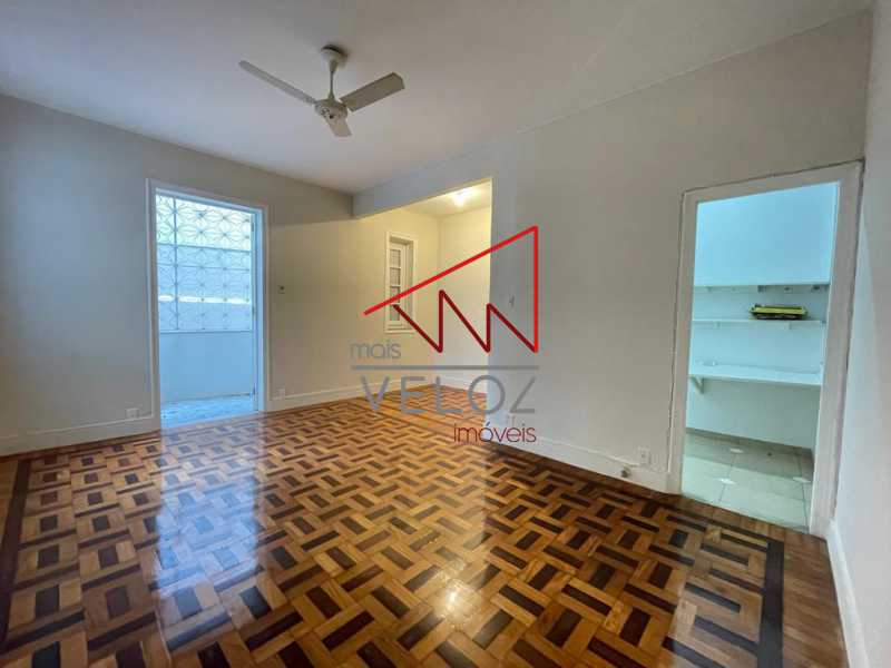 Apartamento - / Residencial / Laranjeiras
