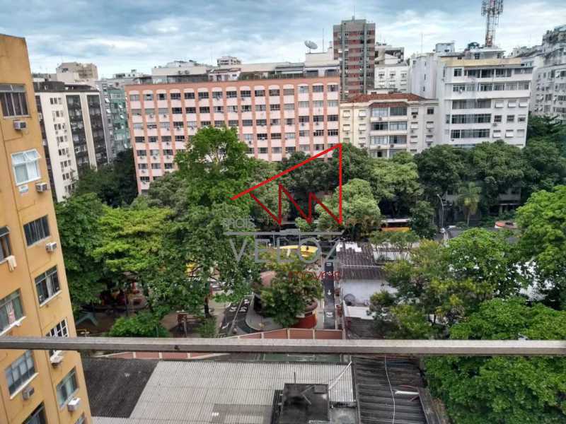 Apartamento - / Residencial / Copacabana