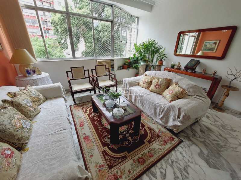 Apartamento - / Residencial / Laranjeiras
