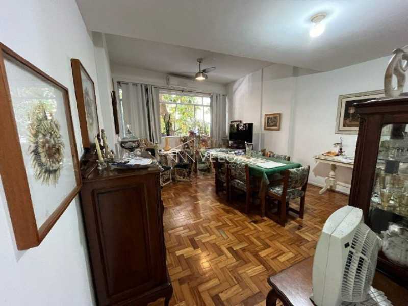 Apartamento - / Residencial / Copacabana