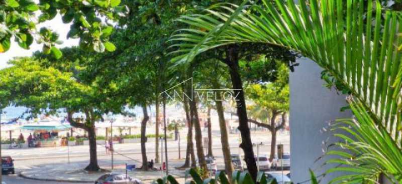 Apartamento - / Residencial / Leme