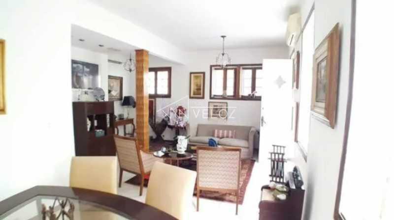 Casa de rua - Duplex / Residencial / Botafogo