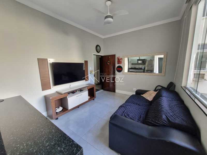 Apartamento - / Residencial / Leme