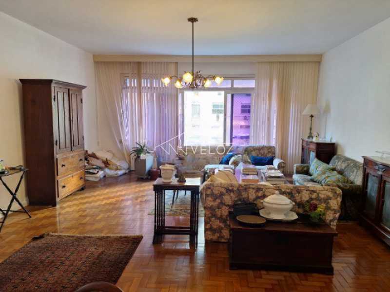 Apartamento - / Residencial / Copacabana