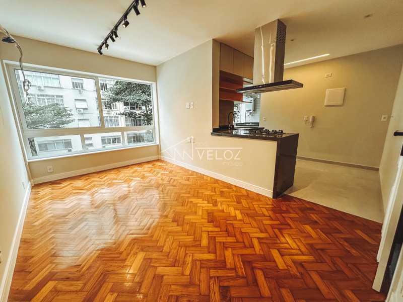 Apartamento - / Residencial / Copacabana