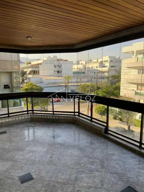 Apartamento - Padrão / Residencial / Recreio dos Bandeirantes
