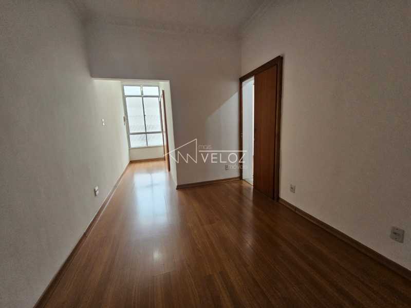 Apartamento - / Residencial / Centro