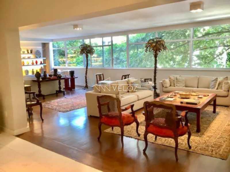 Apartamento - / Residencial / Copacabana