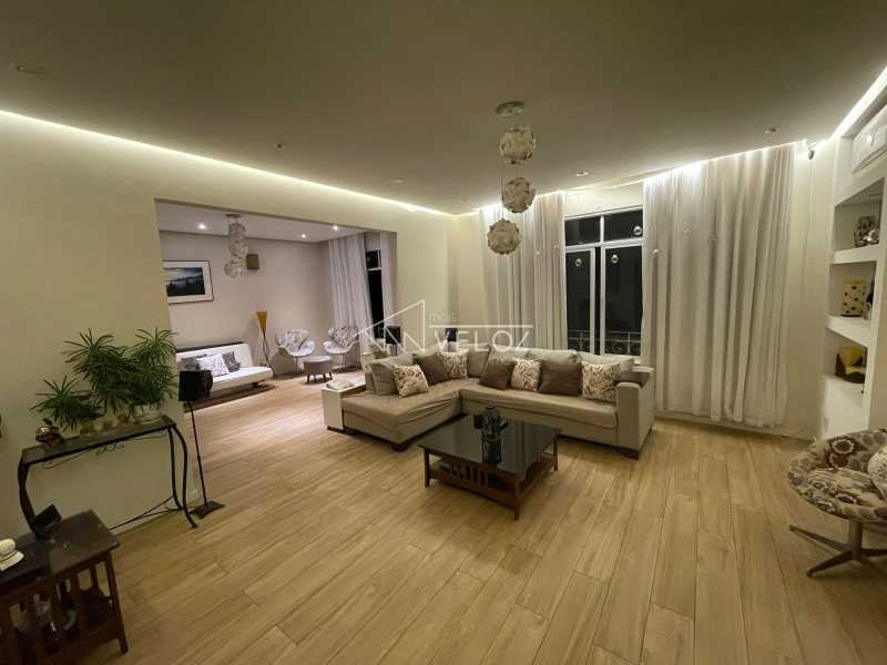 Apartamento - / Residencial / Copacabana