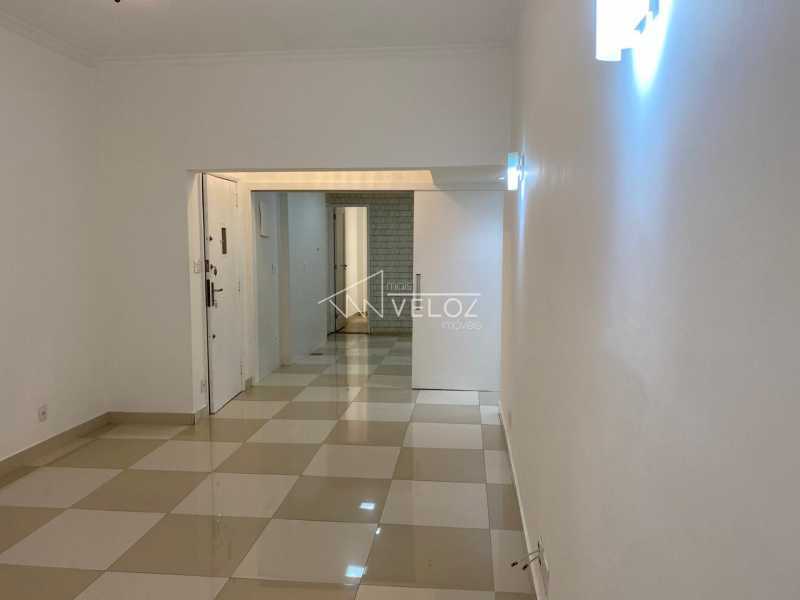 Apartamento - / Residencial / Glória