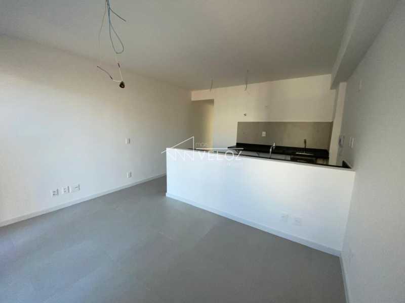 Apartamento - / Residencial / Laranjeiras