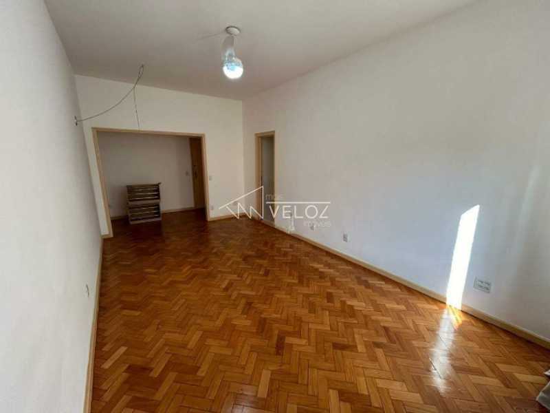 Apartamento - / Residencial / Maracanã