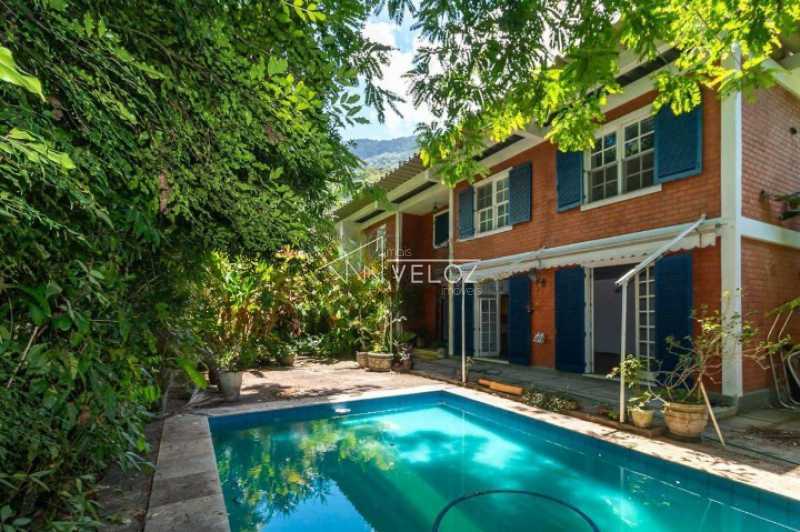 Casa de rua - Duplex / Residencial / Jardim Botânico