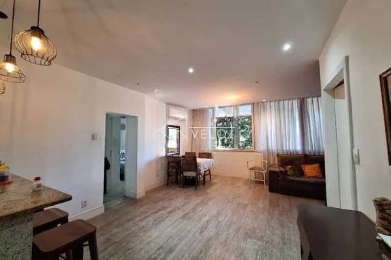 Apartamento - / Residencial / Glória