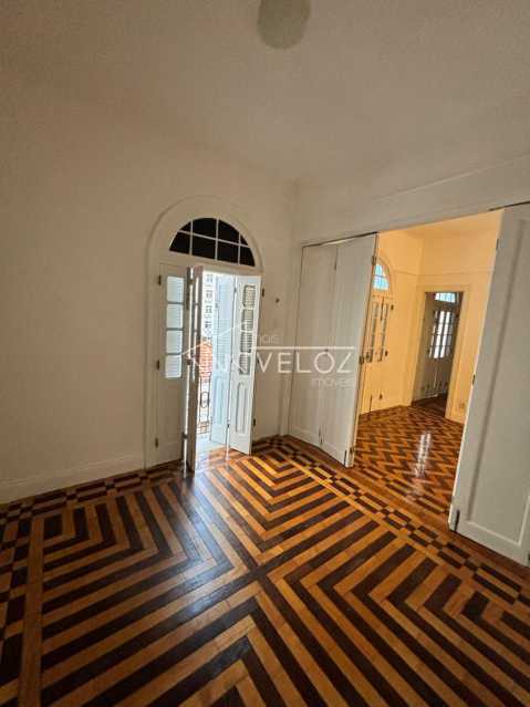 Apartamento - / Residencial / Centro