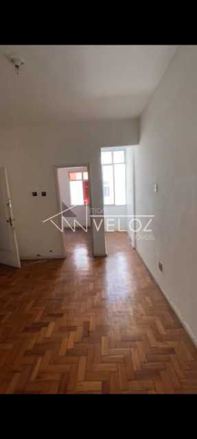 Apartamento - / Residencial / Glória