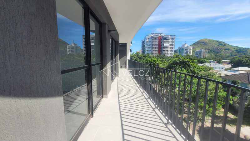 Apartamento - / Residencial / Recreio dos Bandeirantes