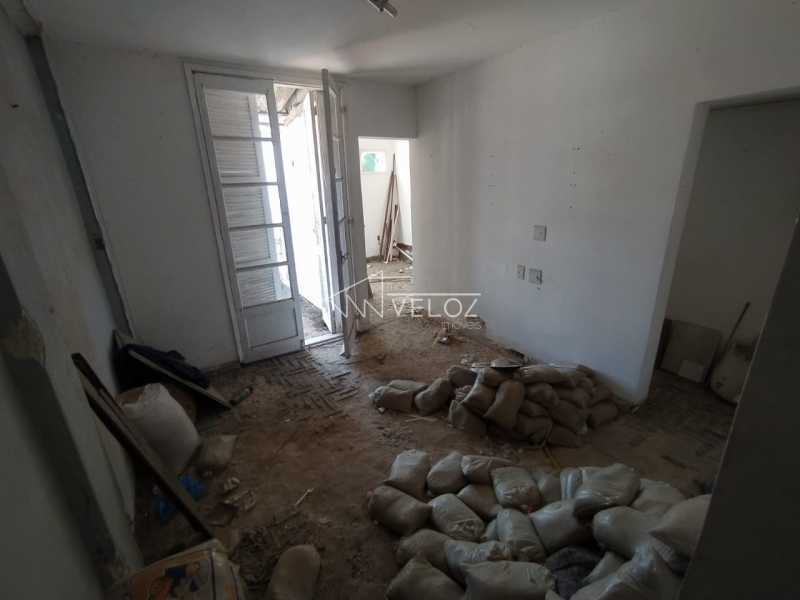 Apartamento - / Residencial / Humaitá