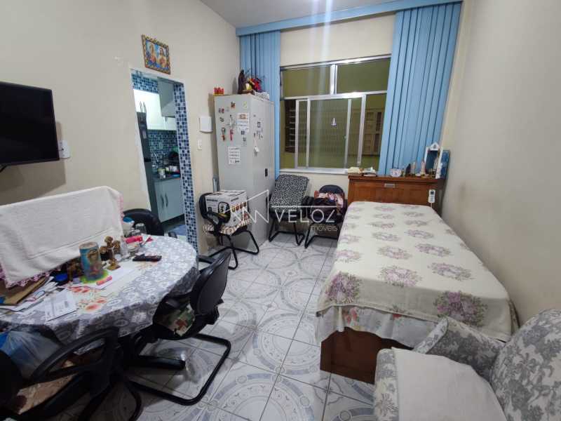 Kitnet/Conjugado - / Residencial / Centro