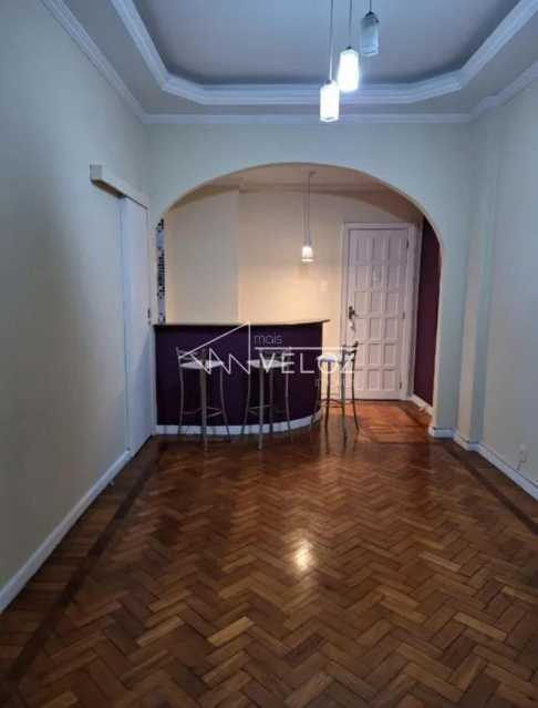 Apartamento - / Residencial / Glória
