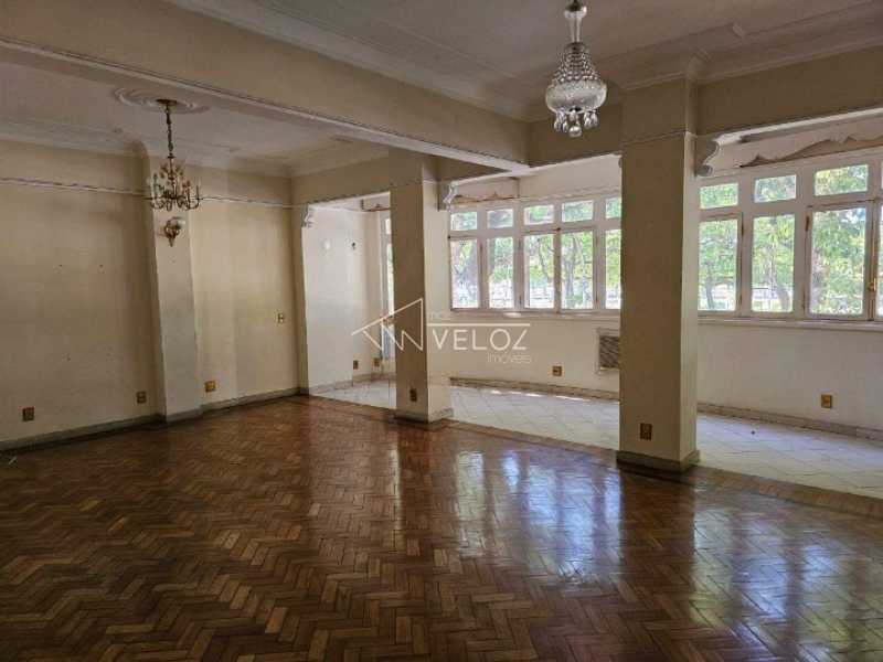 Apartamento - / Residencial / Glória