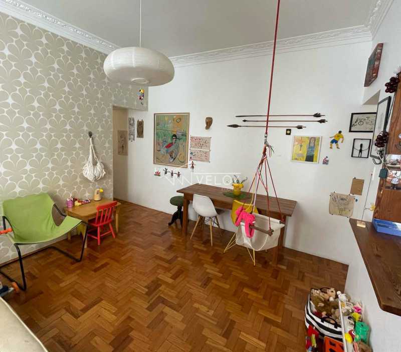 Apartamento - Padrão / Residencial / Lagoa