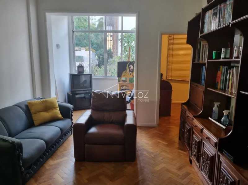 Apartamento - / Residencial / Laranjeiras