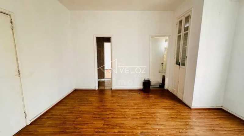 Apartamento - / Residencial / Centro