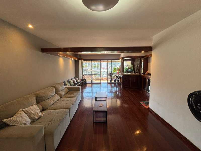 Apartamento em Laranjeiras
