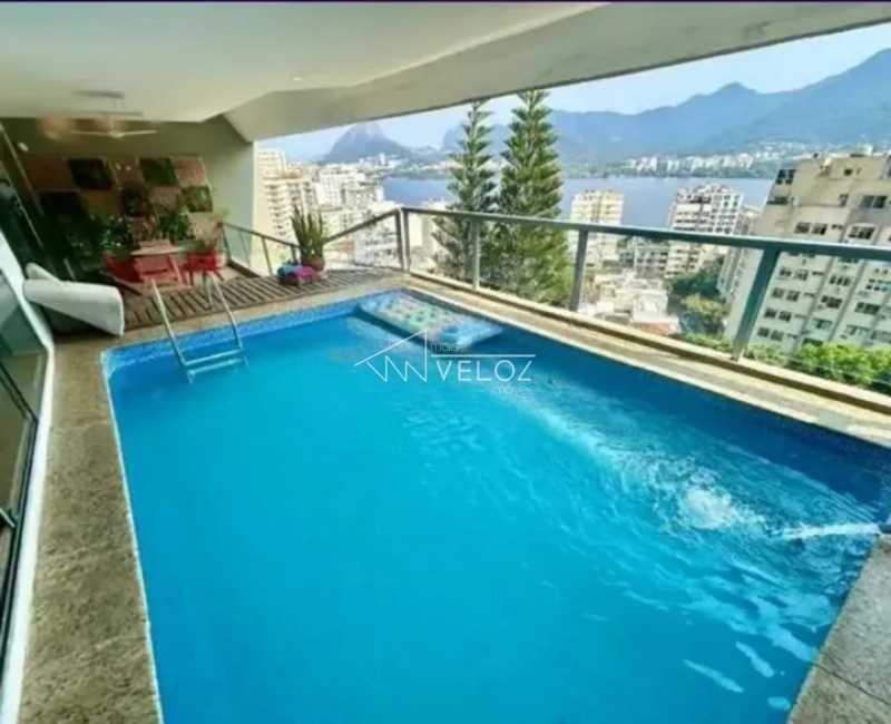 Cobertura, 3 quartos, 240 m² - Foto 2