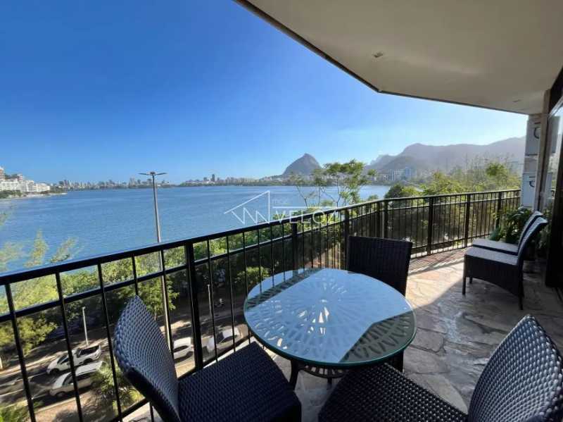 Apartamento em Lagoa