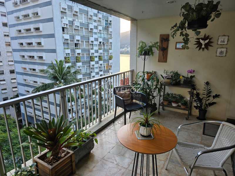 Apartamento em Lagoa