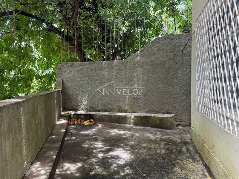 Apartamento com Área Privativa em Jardim Botânico
