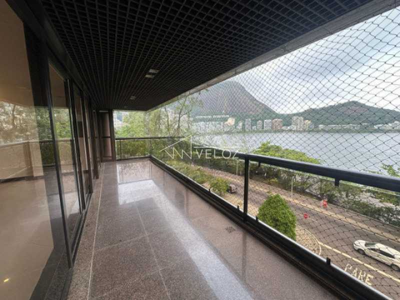 Apartamento em Lagoa