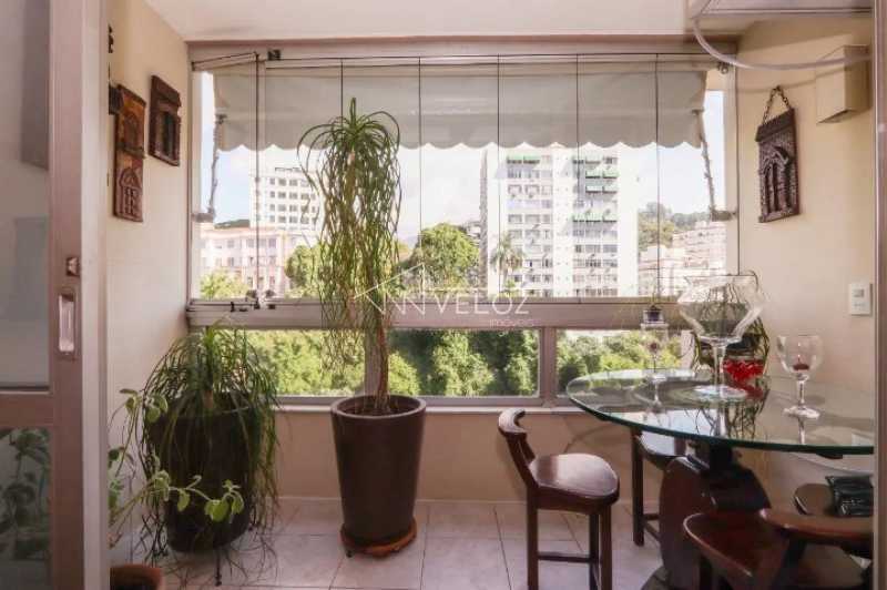 Apartamento em Laranjeiras