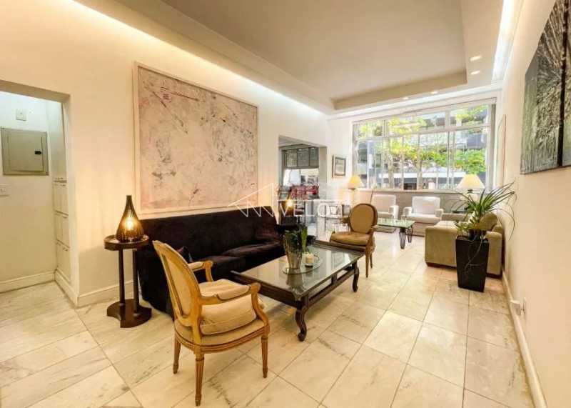 Apartamento com Área Privativa em Leblon