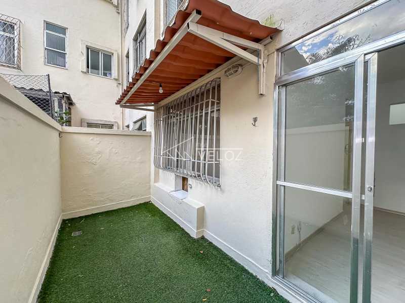 Apartamento com Área Privativa em Laranjeiras