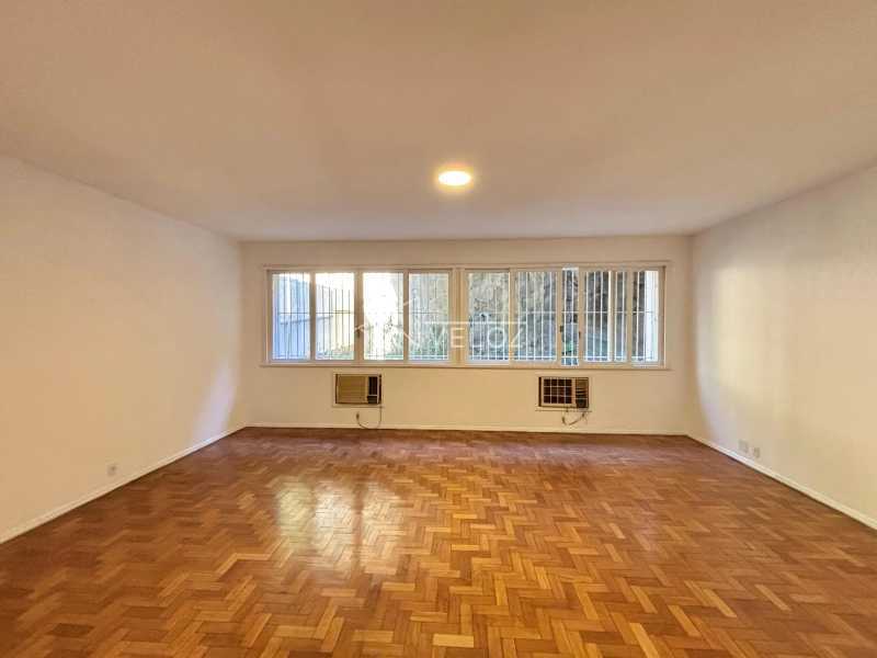 Apartamento com Área Privativa em Botafogo