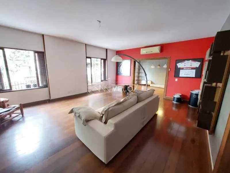 Apartamento em Humaitá