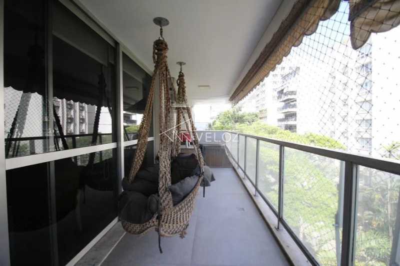 Apartamento em Lagoa