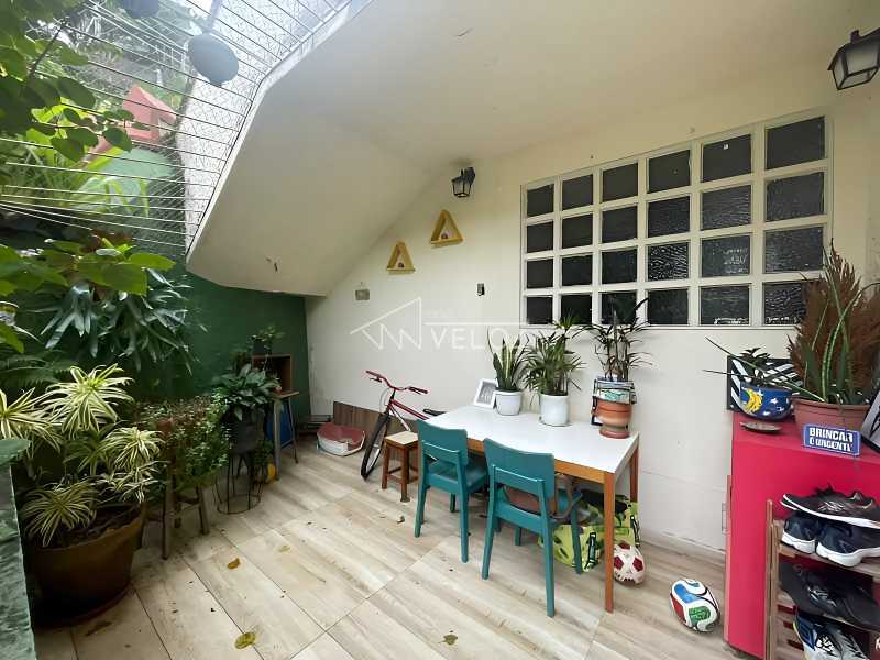 Apartamento com Área Privativa em Laranjeiras