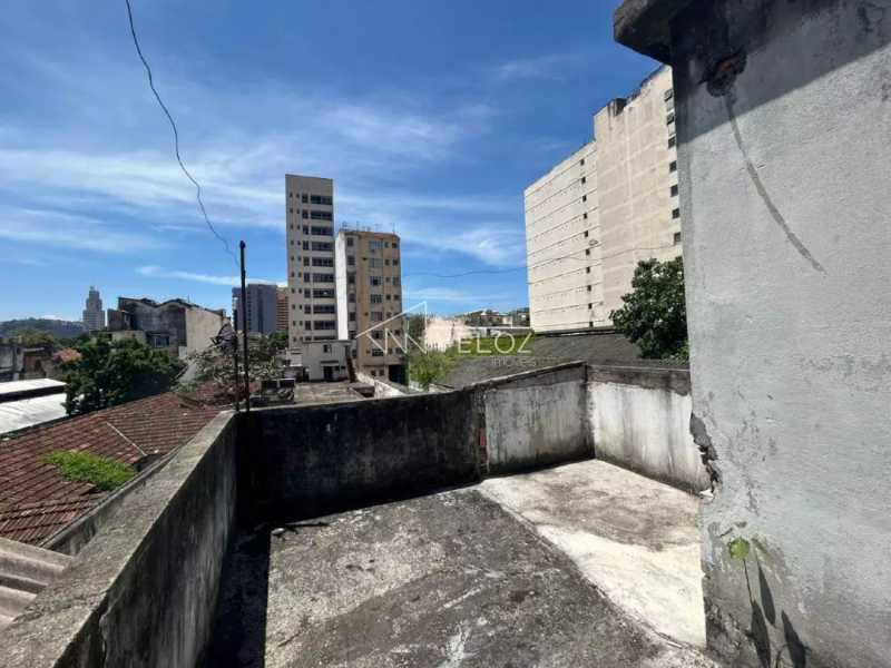 Prédio em Centro